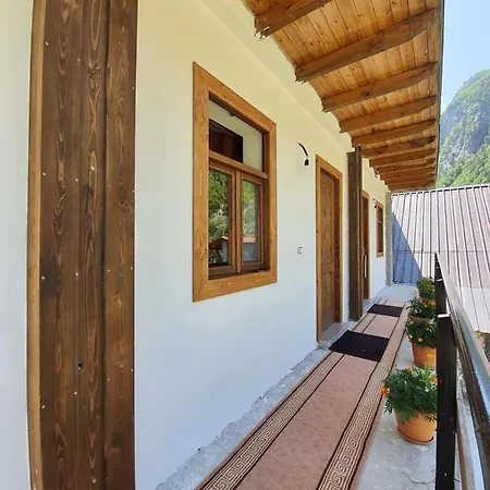 بيت ضيافة Flodisa